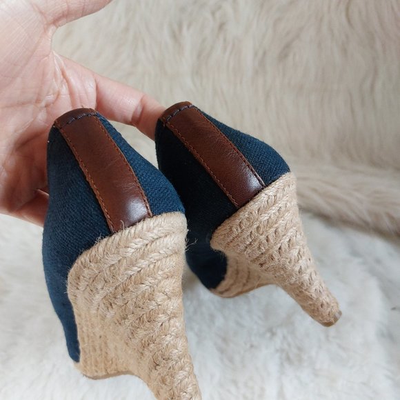 Michael Kors Women's Blue Gold MK Espadrille Wedge Peep Toe Sandals 6 1/2M - Picture 9 of 9